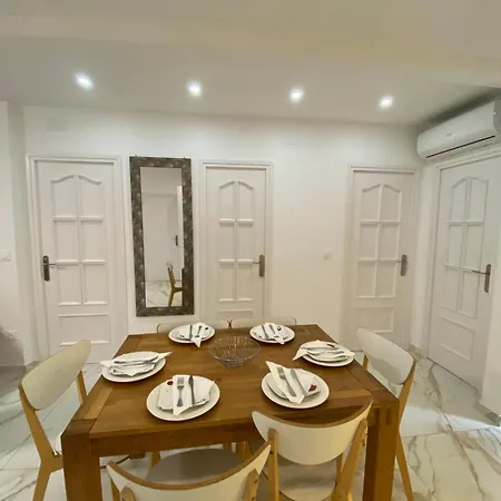 Requesens Playa Apartment *