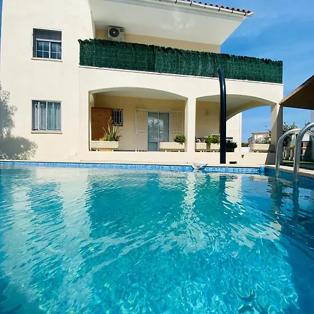 Requesens Playa Apartment *