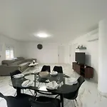 Requesens Playa Appartement *