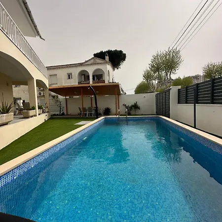 Requesens Playa Appartamento