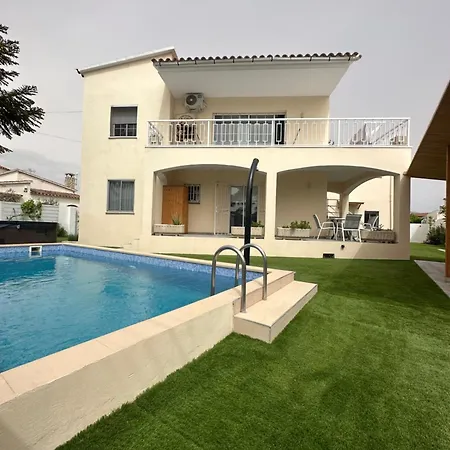 Requesens Playa Эмпуриабрава